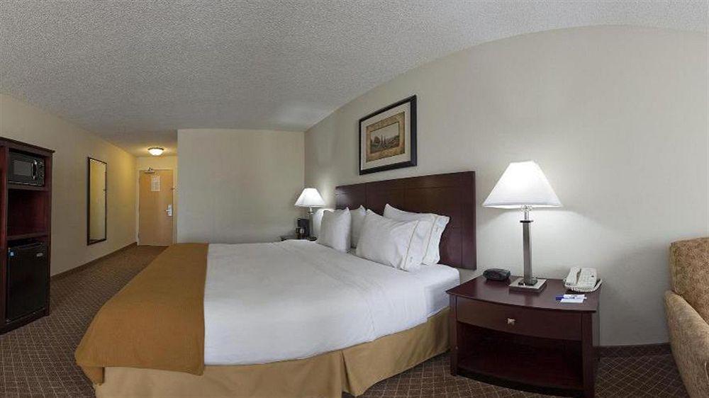 Holiday Inn Express Warrenton Exterior foto