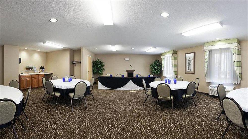 Holiday Inn Express Warrenton Exterior foto