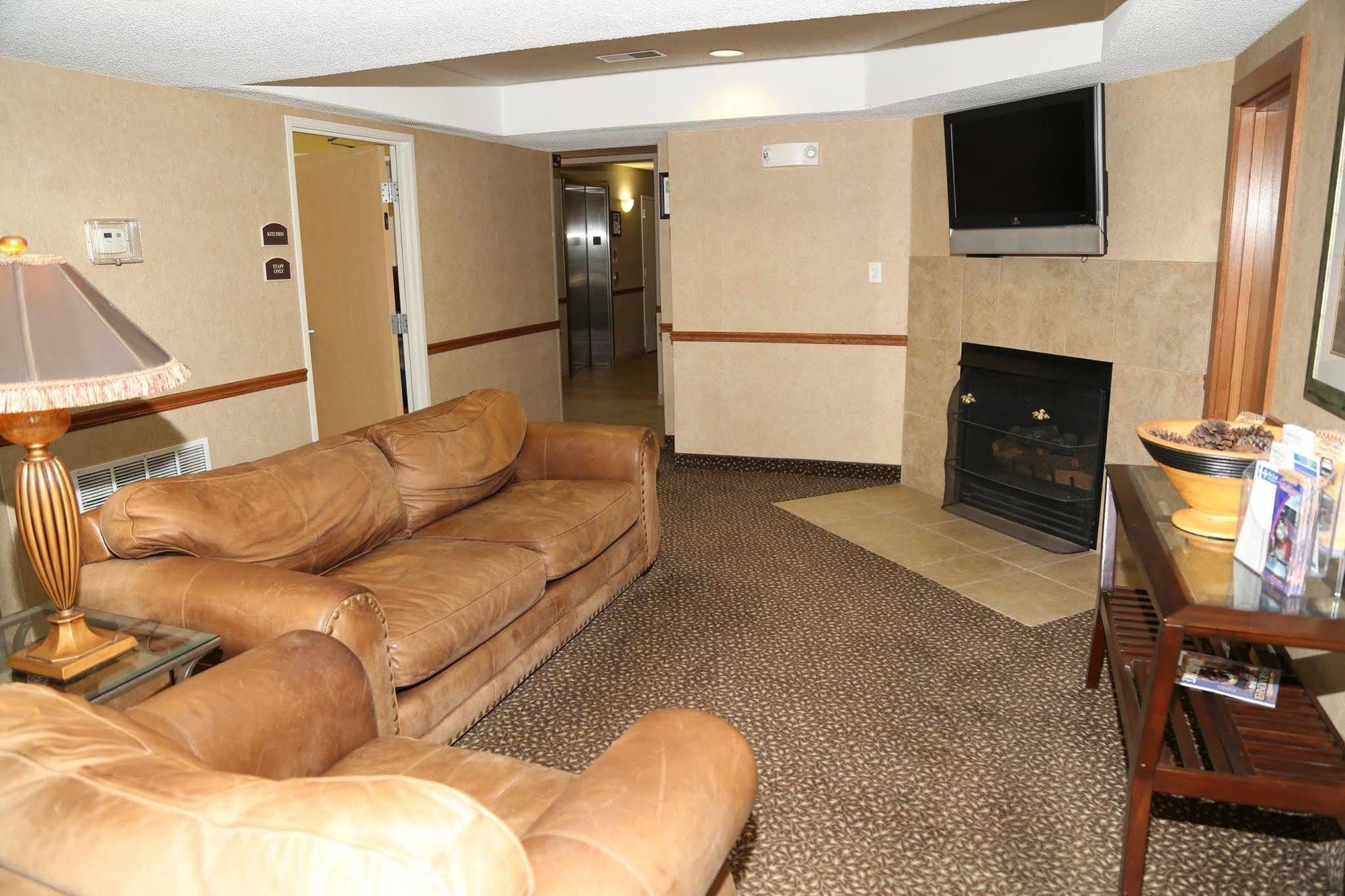 Holiday Inn Express Warrenton Exterior foto