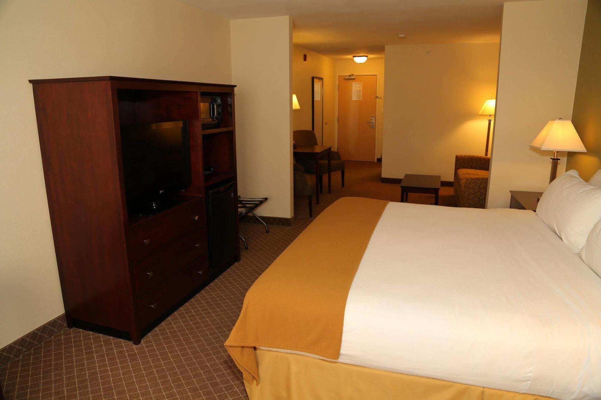 Holiday Inn Express Warrenton Exterior foto