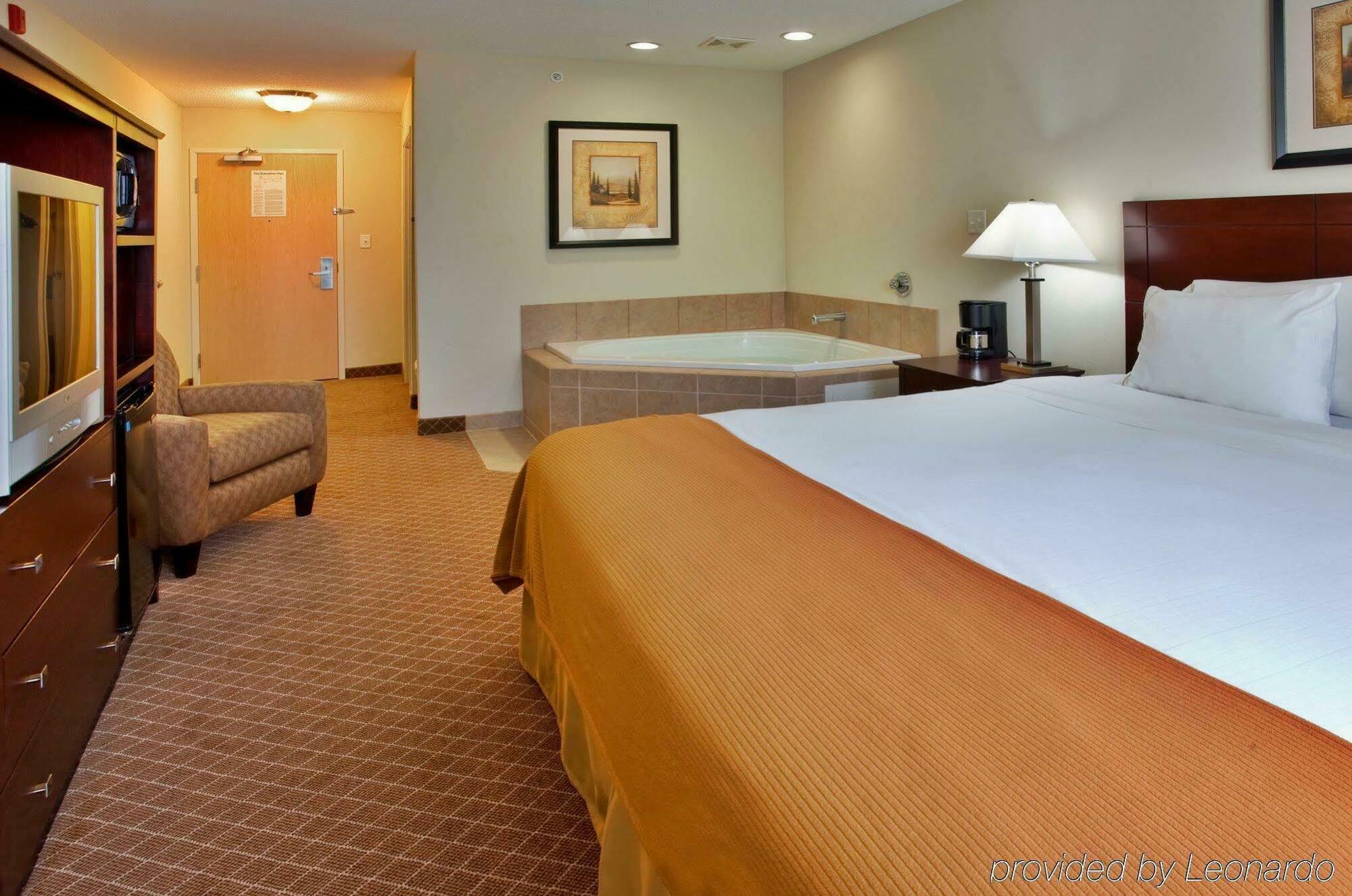 Holiday Inn Express Warrenton Exterior foto